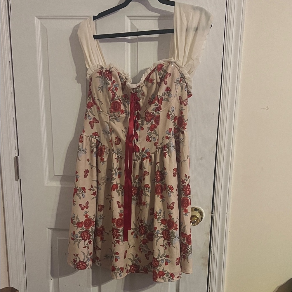 SHEIN Curve Elegant Cream Baroque Corset Dress With Red Rose Print